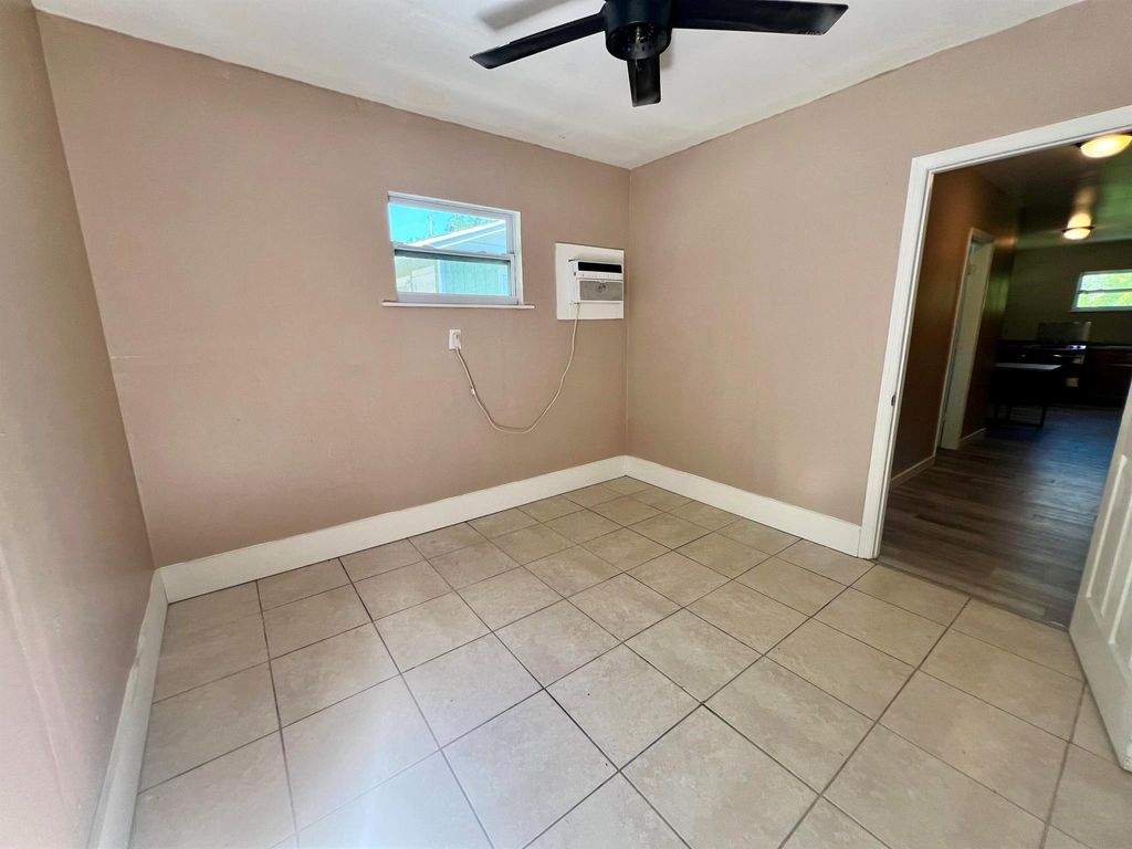 Photo of 3280 S 7th St, Fort Pierce, FL 34982 (MLS # R11087352)