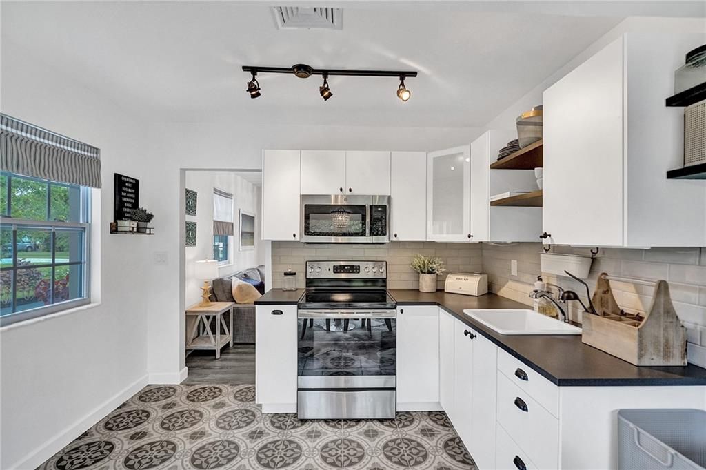 Photo of 906 SW 22 Street, Fort Lauderdale, FL 33315 (MLS # F10275113)