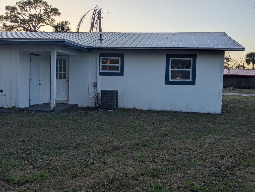 Photo of 2736 Seneca Avenue, Fort Pierce, FL 34945 (MLS # R11158772)