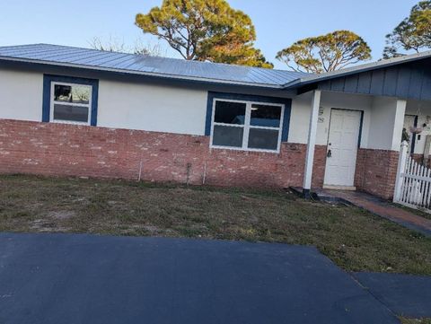 Photo of 2736 Seneca Avenue, Fort Pierce, FL 34945 (MLS # R11158772)
