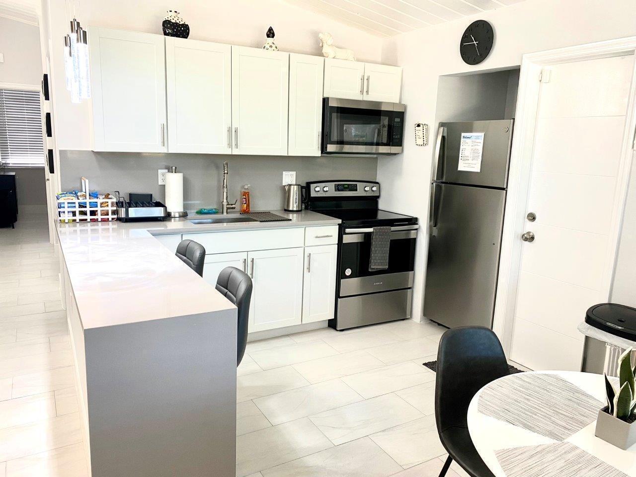 DELRAY MNR - Residential Lease