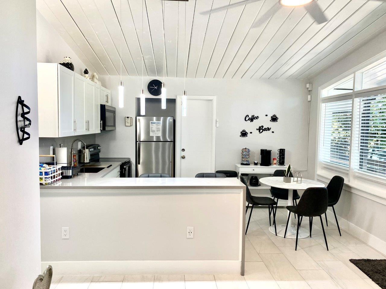 DELRAY MNR - Residential Lease