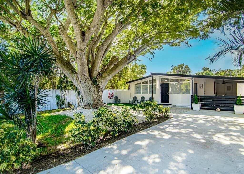 DELRAY MNR - Residential Lease