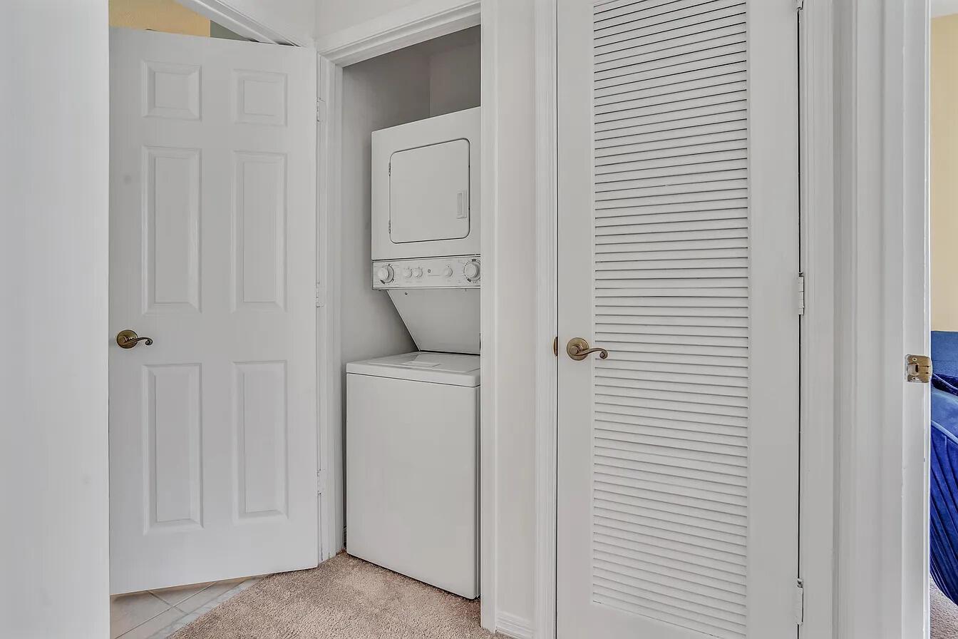 VILLAGE AT ABACOA CONDO - Residential Lease