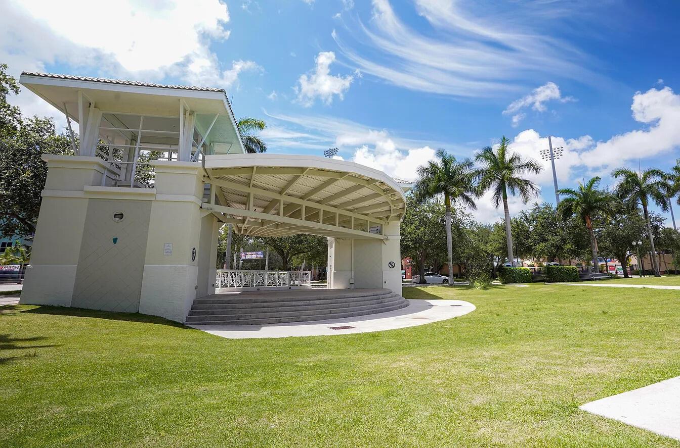 VILLAGE AT ABACOA CONDO - Residential Lease