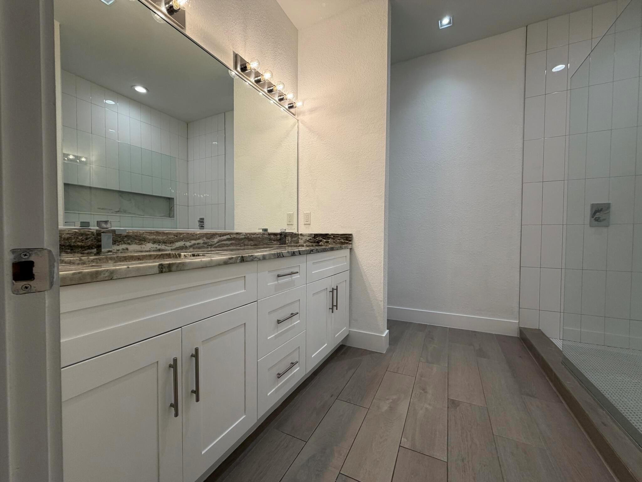 CASA DEL SOL - Residential Lease