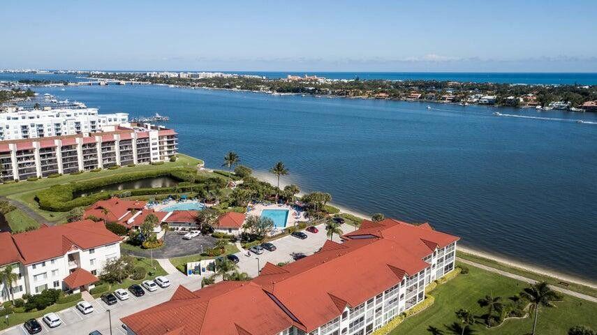 HALF MOON BAY CONDO - Residential Lease