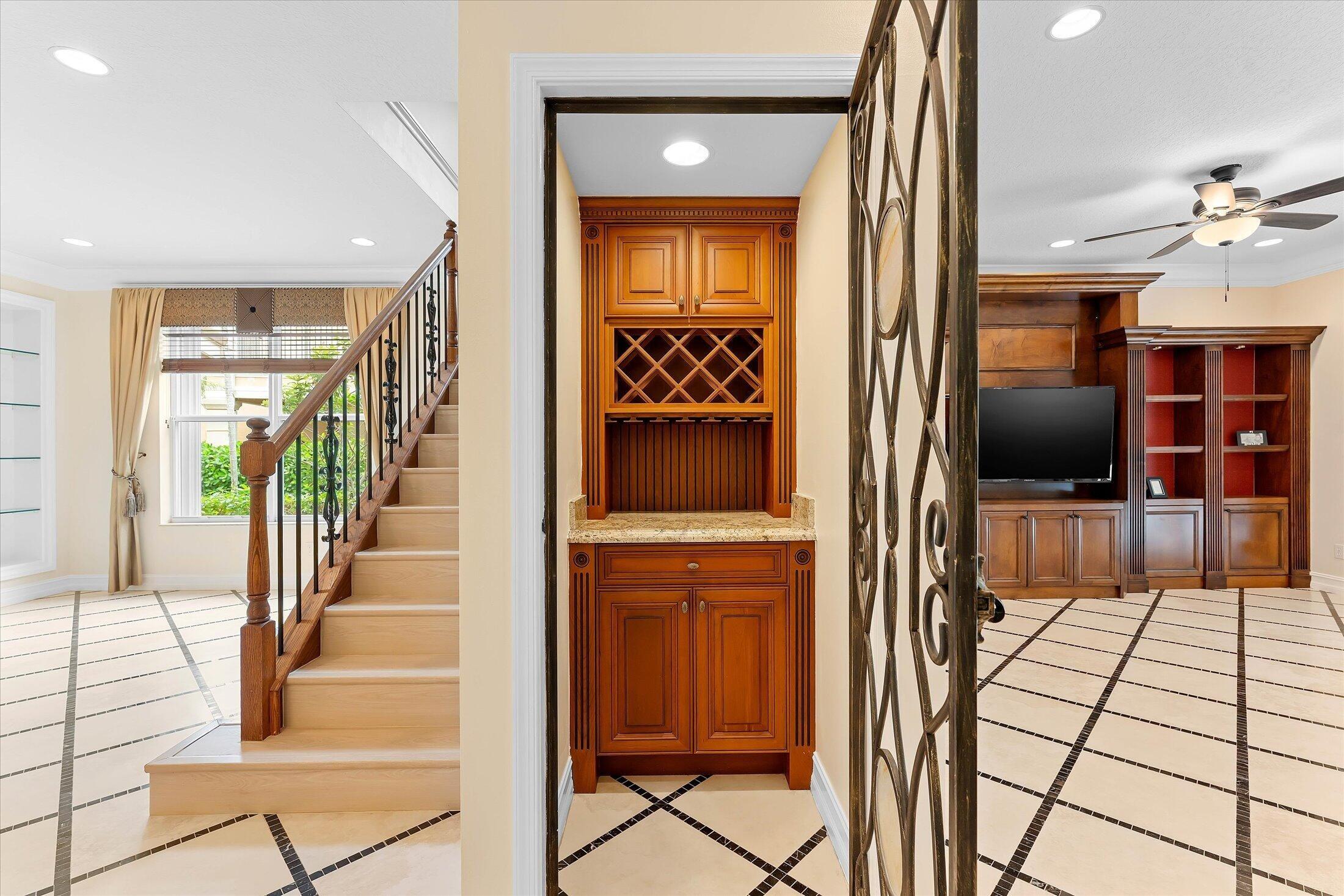 CANYON LAKES 2 - Residential Lease
