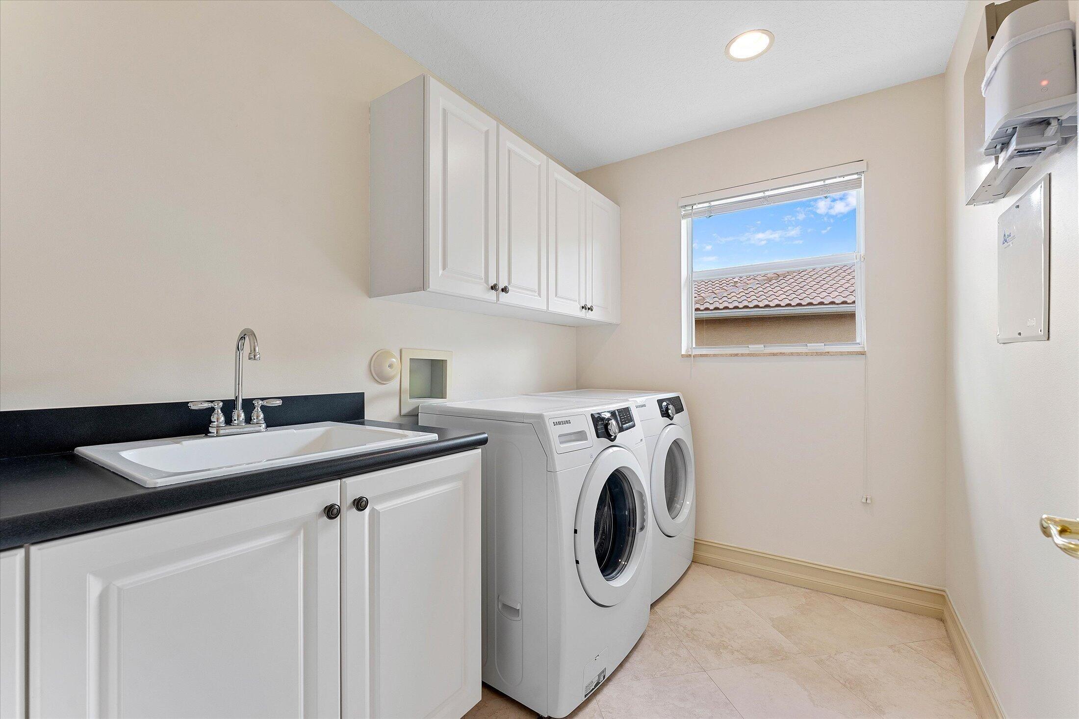 CANYON LAKES 2 - Residential Lease