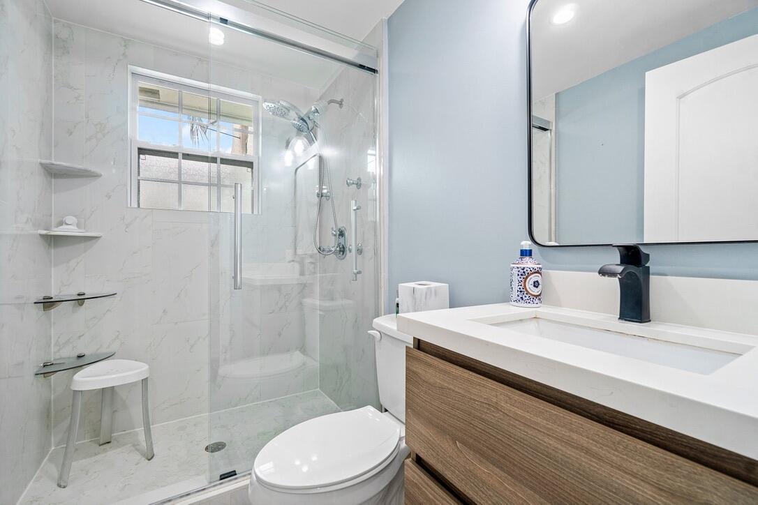 LAKEWOOD - Residential Lease