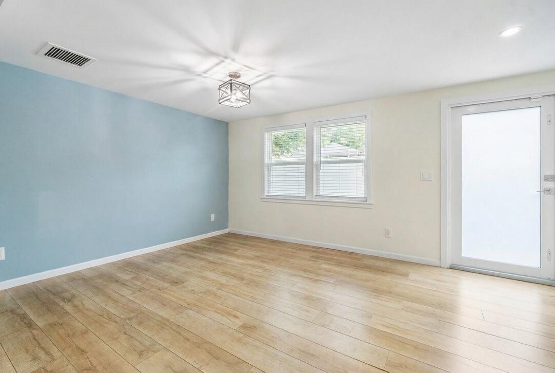 LAKEWOOD - Residential Lease