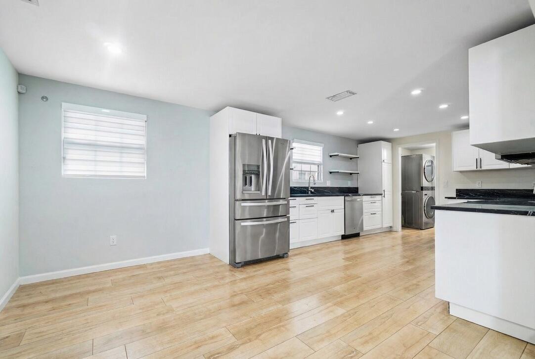 LAKEWOOD - Residential Lease