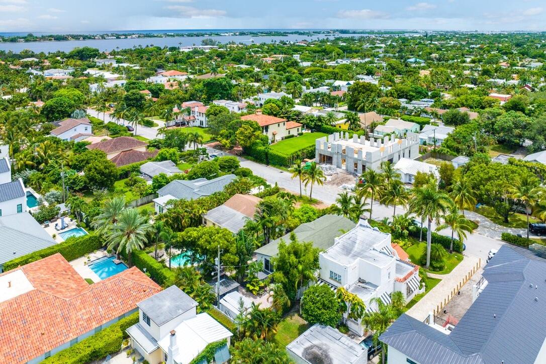 LAKEWOOD - Residential Lease