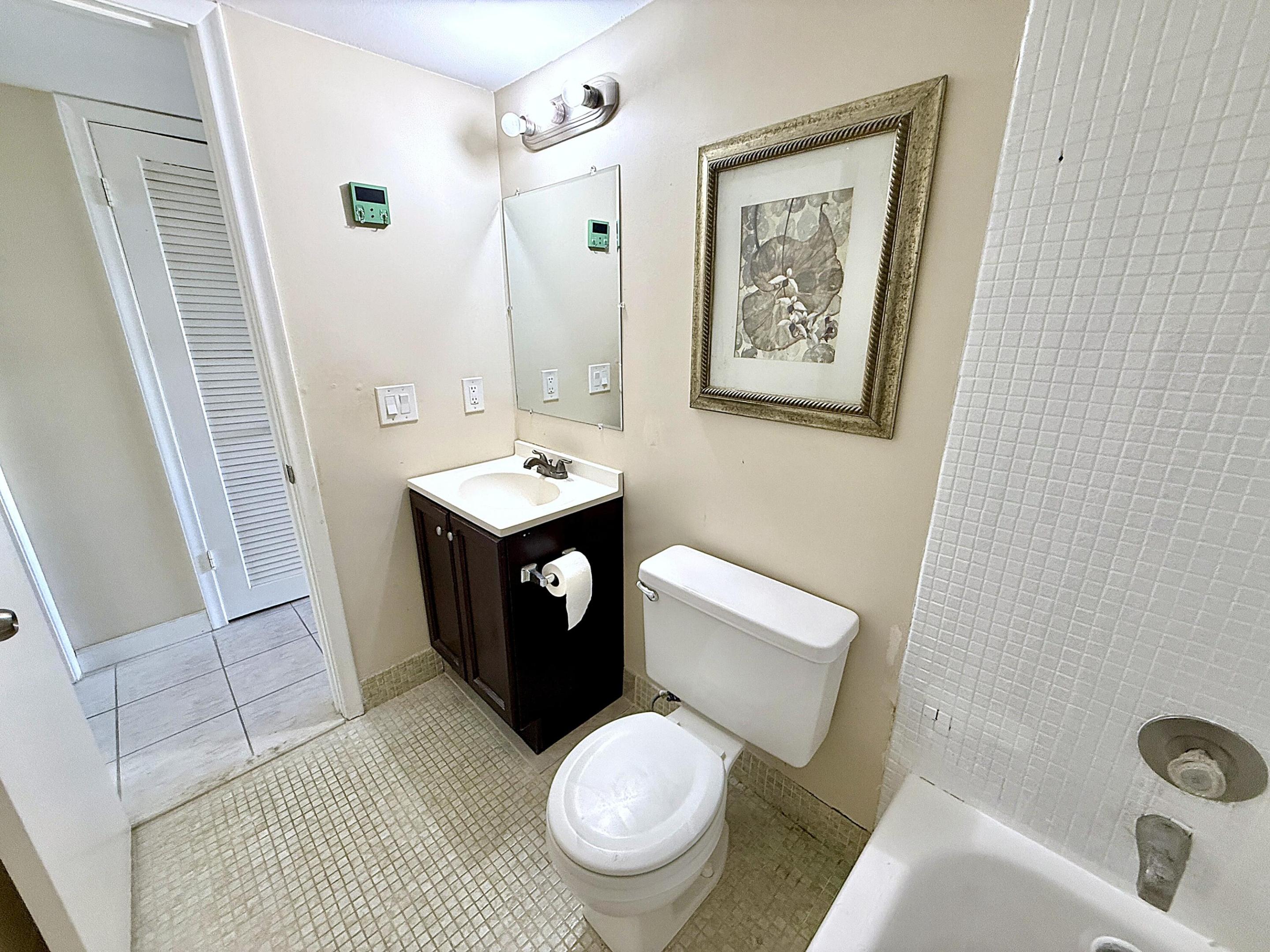 LYNDHURST D CONDO - Residential