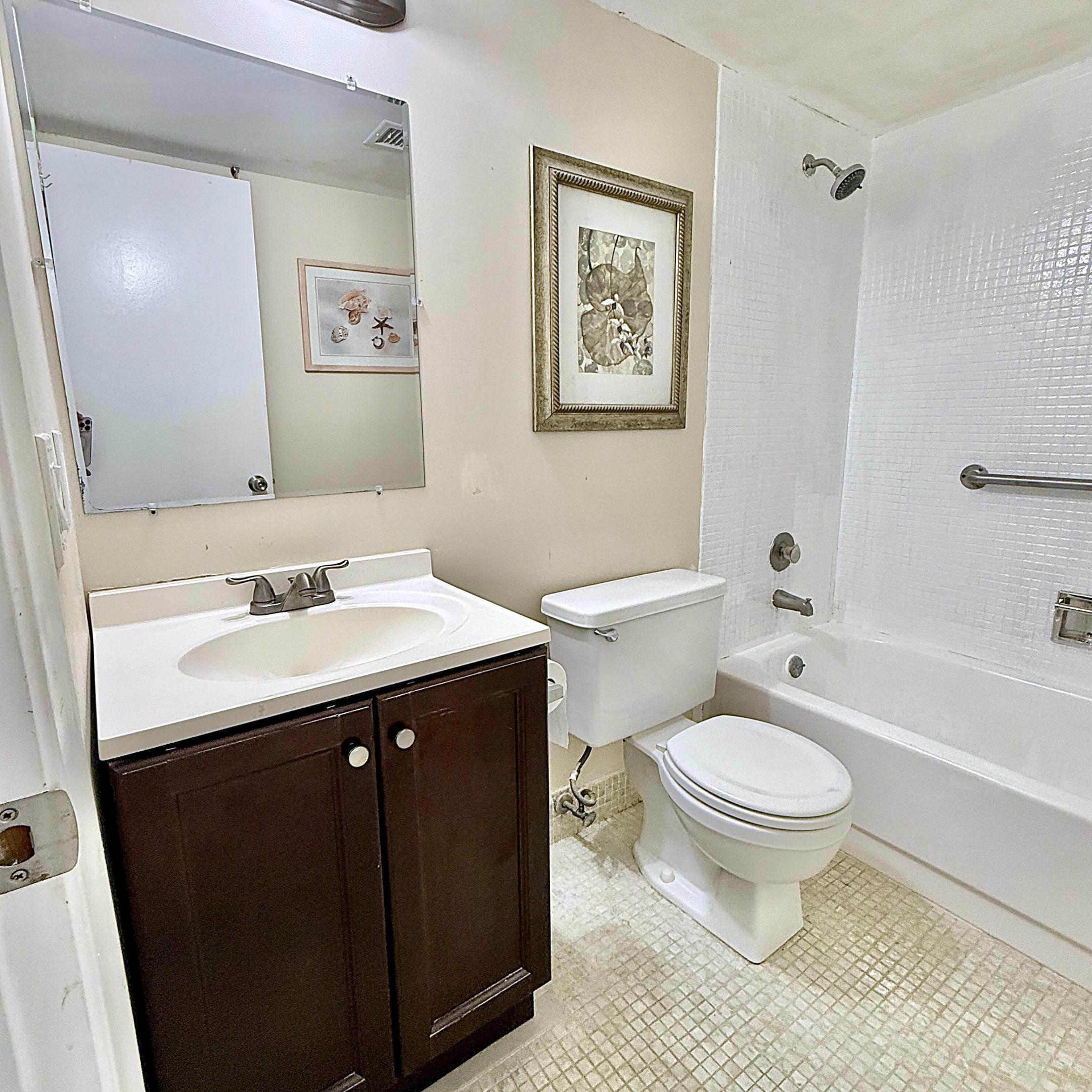 LYNDHURST D CONDO - Residential