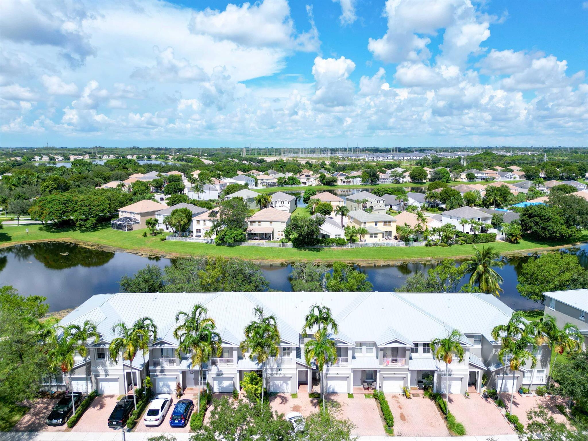 SHOMA VILLAS II AT ROYAL - Residential