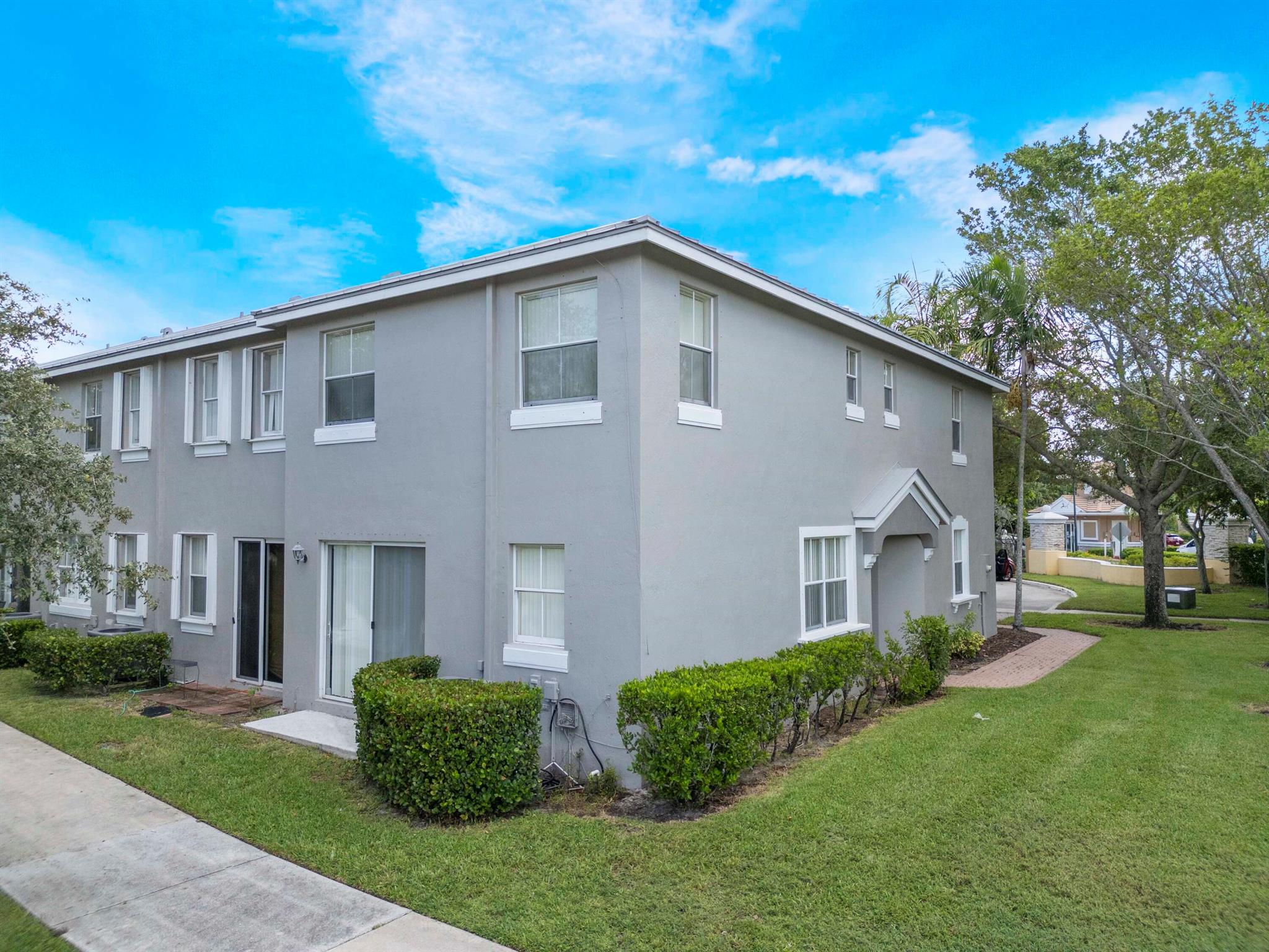 SHOMA VILLAS II AT ROYAL - Residential