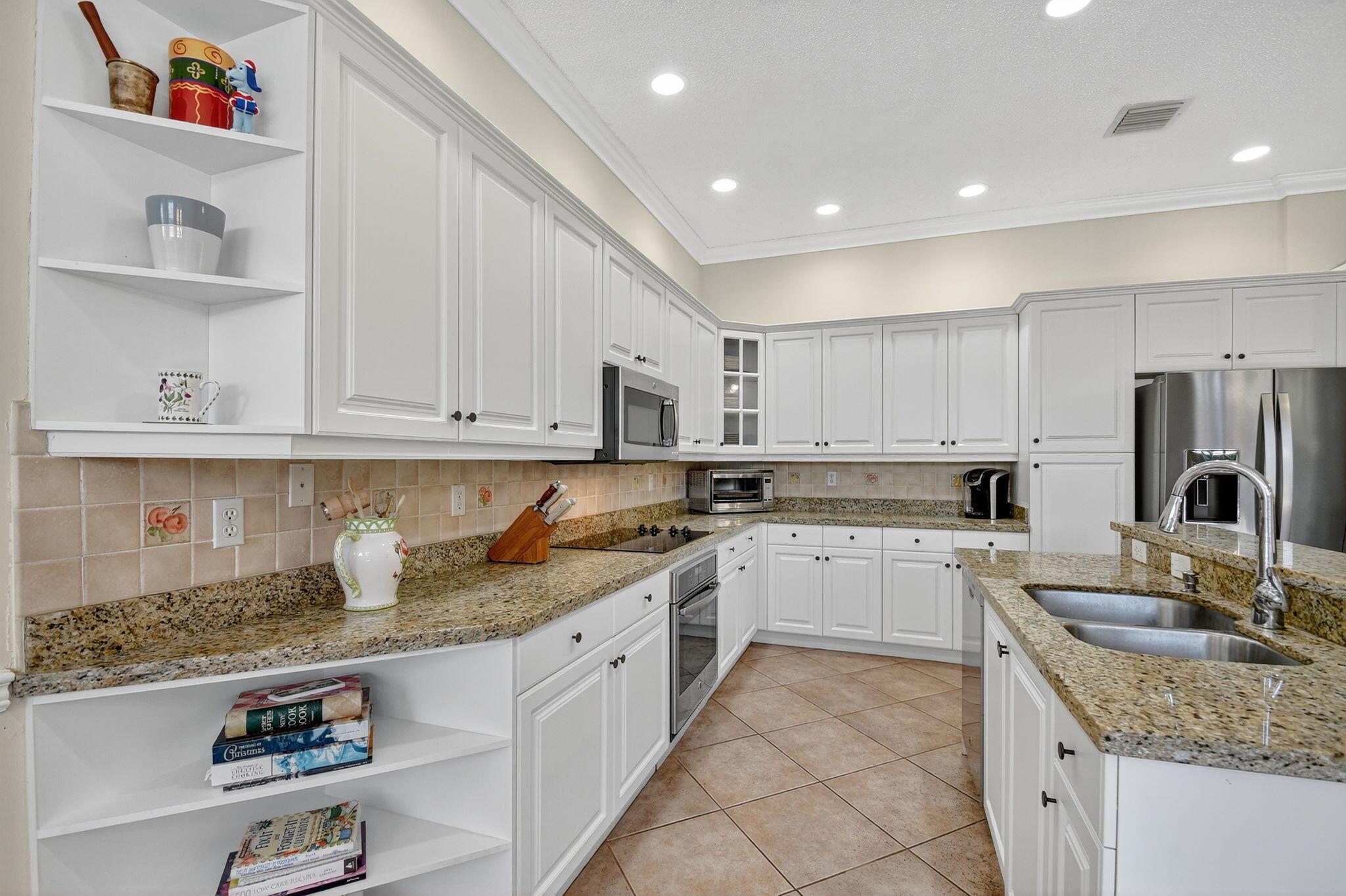 MADISON GREEN - Residential