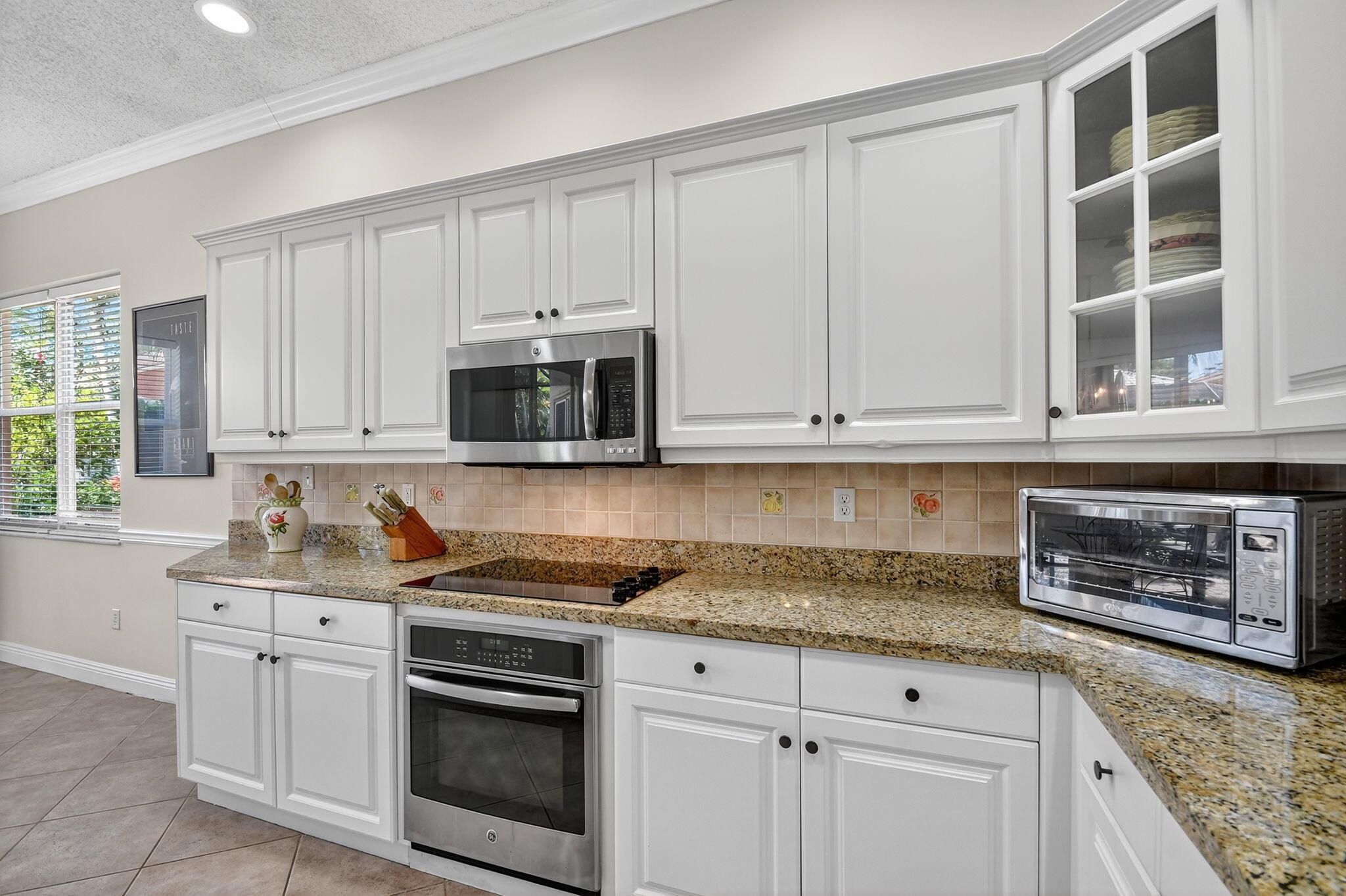 MADISON GREEN - Residential