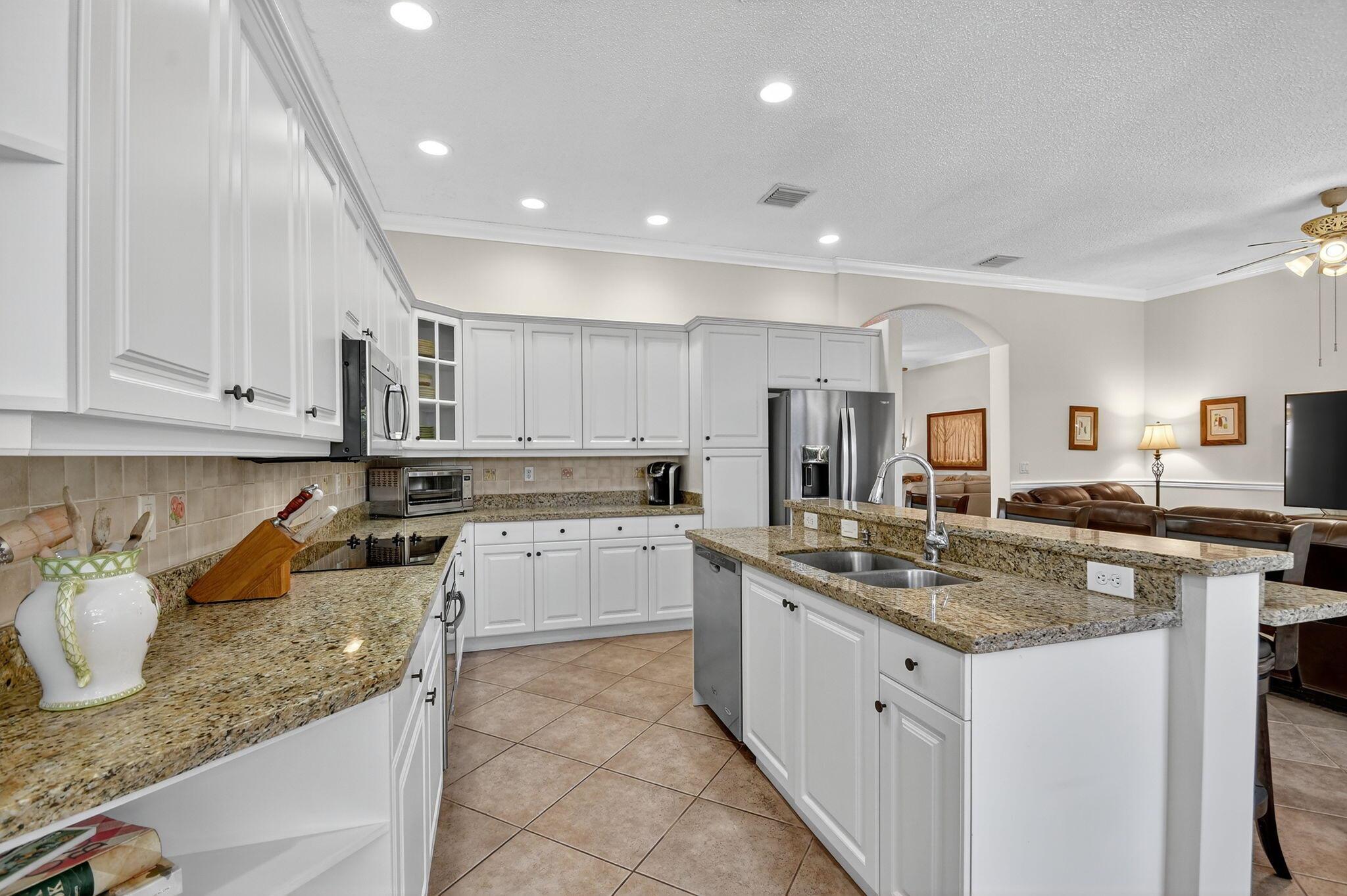 MADISON GREEN - Residential