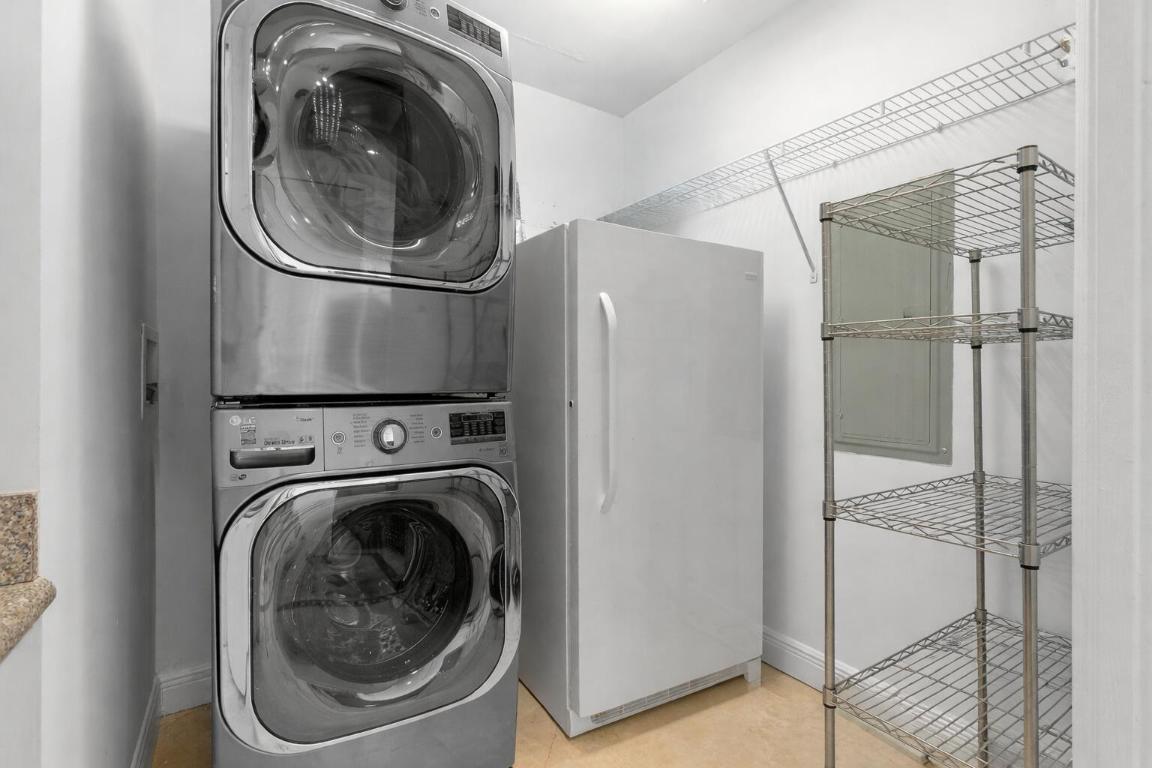 ONE CITY PLAZA CONDO - Residential