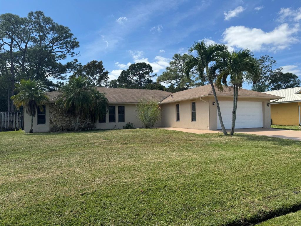 Photo of 1026 SE Albatross Avenue, Port Saint Lucie, FL 34983 (MLS # R10973780)