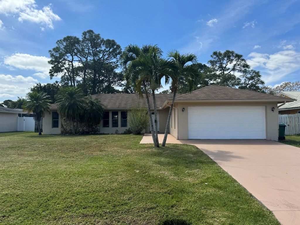 Photo of 1026 SE Albatross Avenue, Port Saint Lucie, FL 34983 (MLS # R10973780)