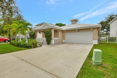 6841 Hendry Drive Greenacres FL 33463
