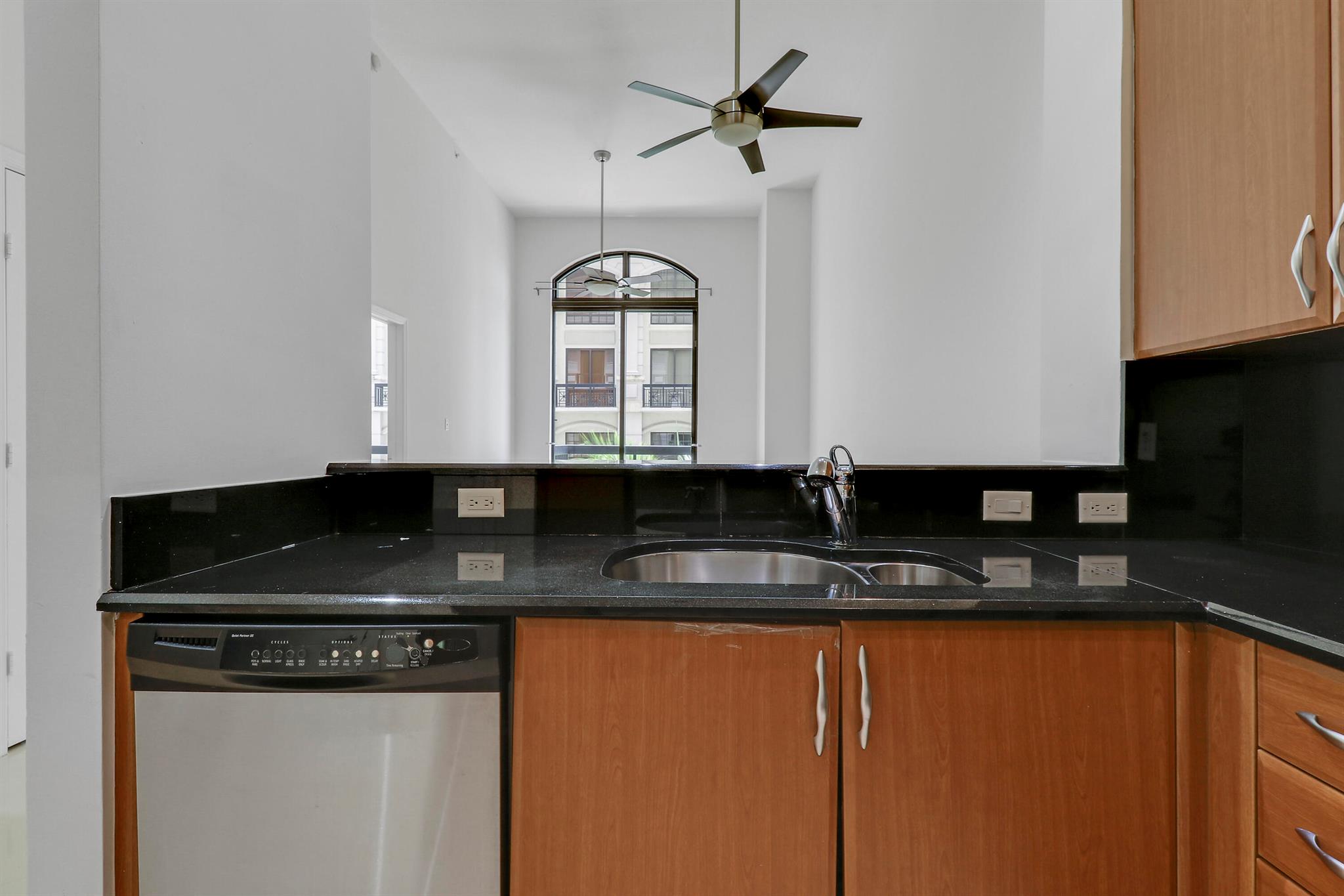 701 S Olive Avenue 307