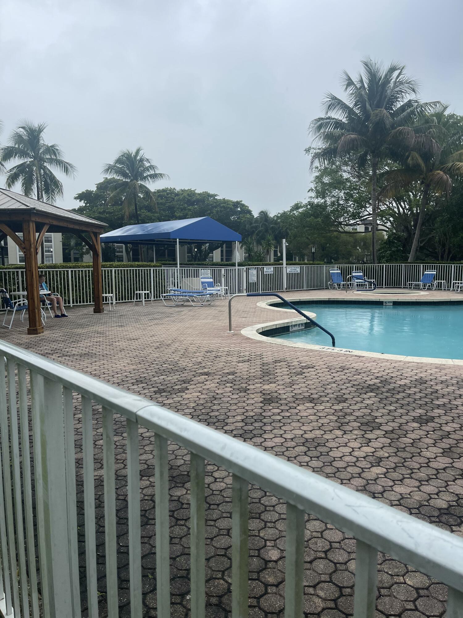 LAVERS RESORT & RACQUET CLUB - Residential