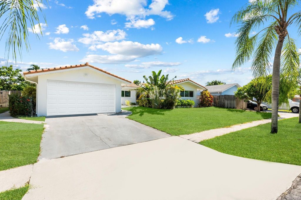 Photo of 1289 SW 7th Street, Boca Raton, FL 33486 (MLS # F10451996)