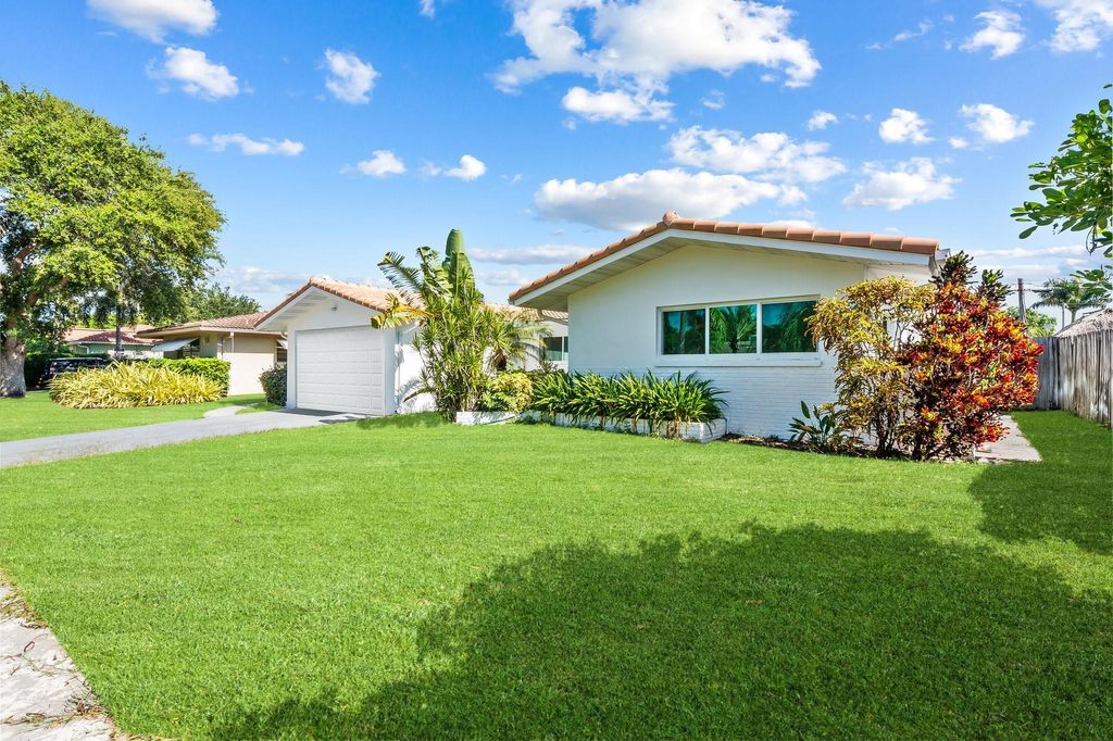 Photo of 1289 SW 7th Street, Boca Raton, FL 33486 (MLS # F10451996)