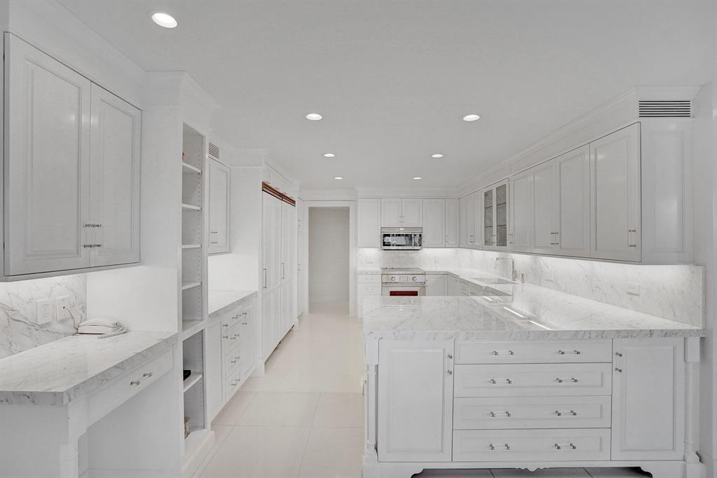 Palm Beach Towers - Residential