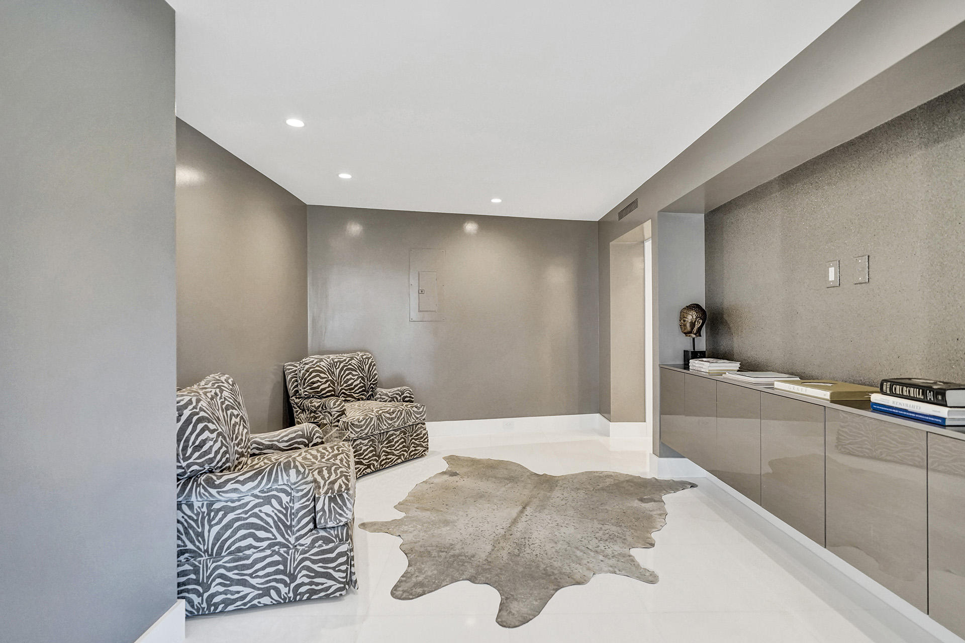 Palm Beach Towers - Residential