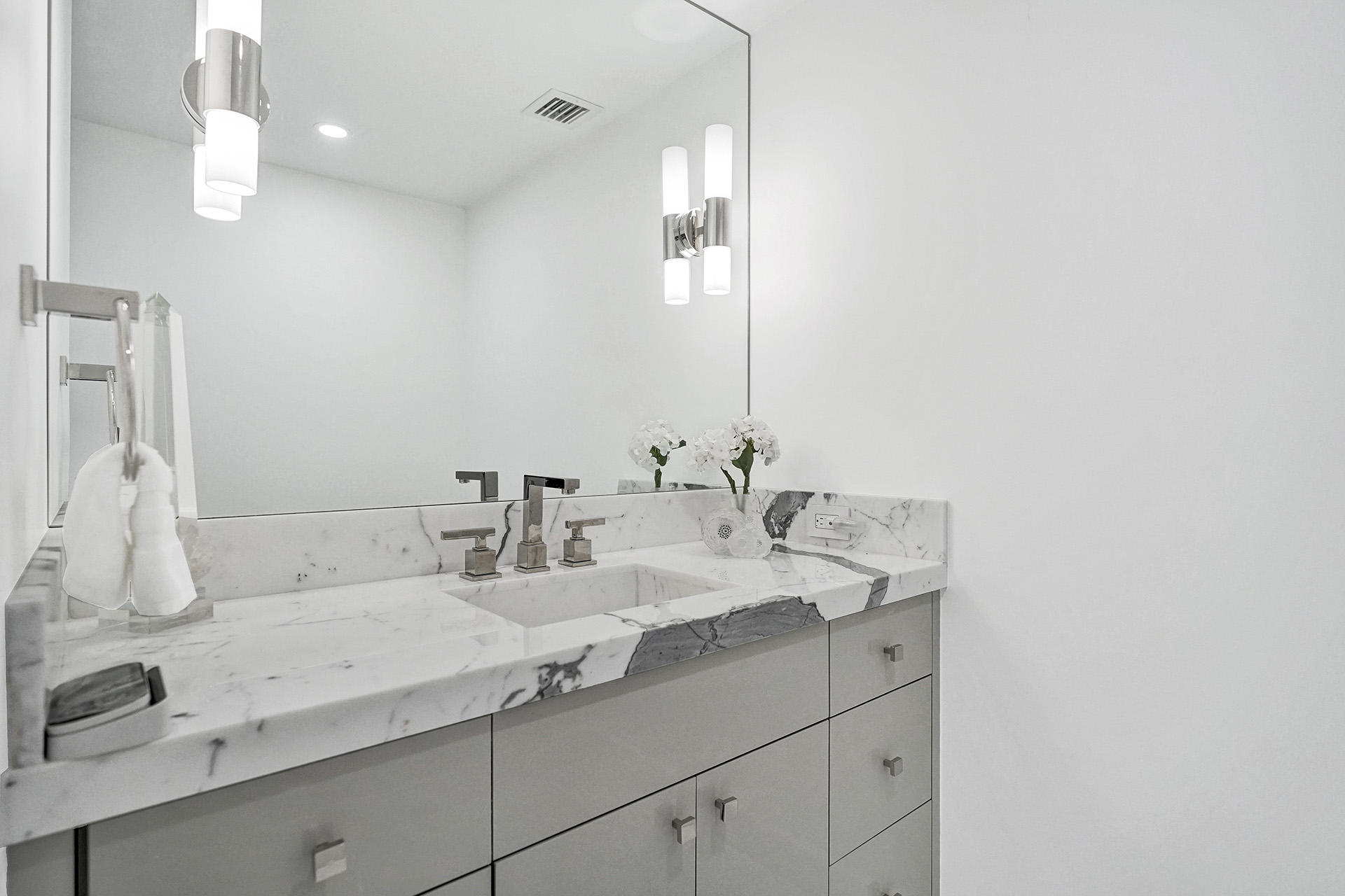 Palm Beach Towers - Residential