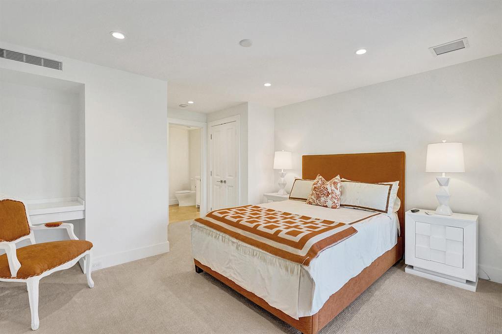 Palm Beach Towers - Residential