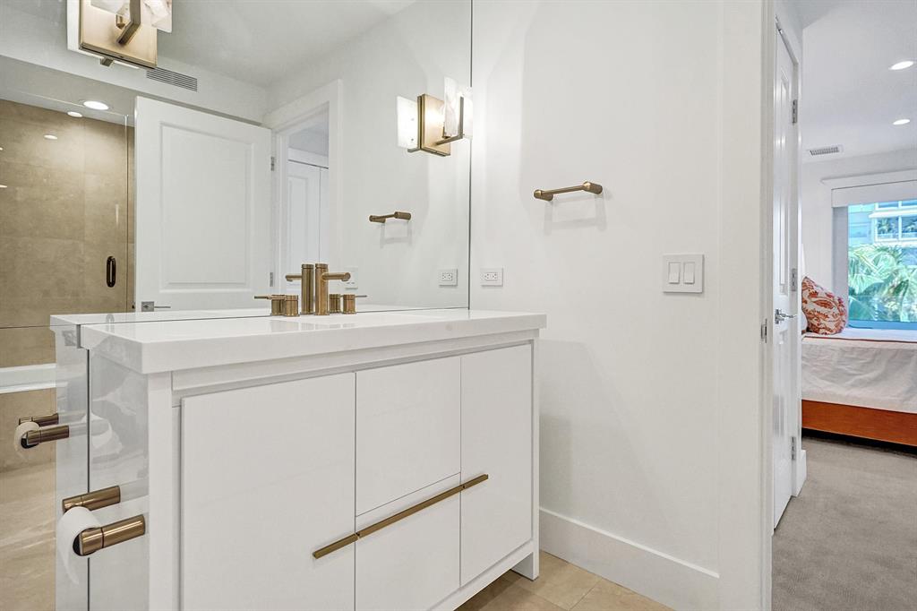 Palm Beach Towers - Residential