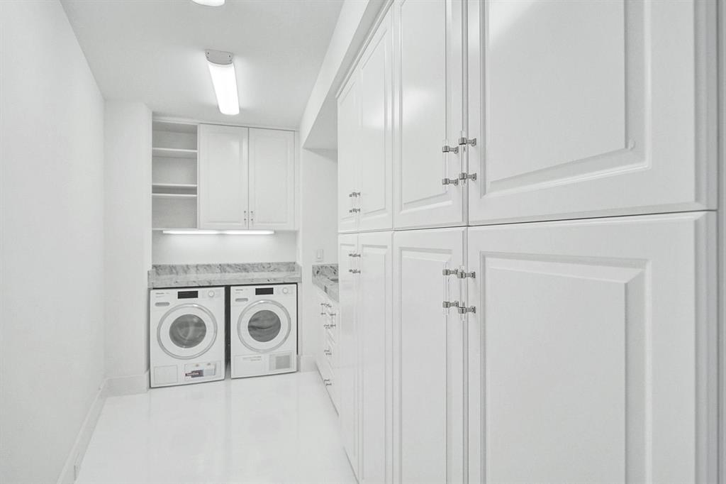 Palm Beach Towers - Residential