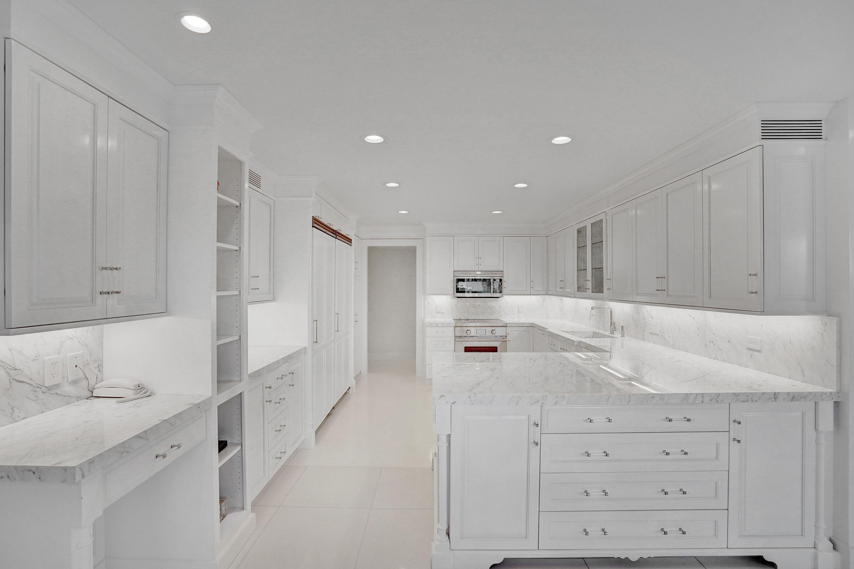 Palm Beach Towers - Residential