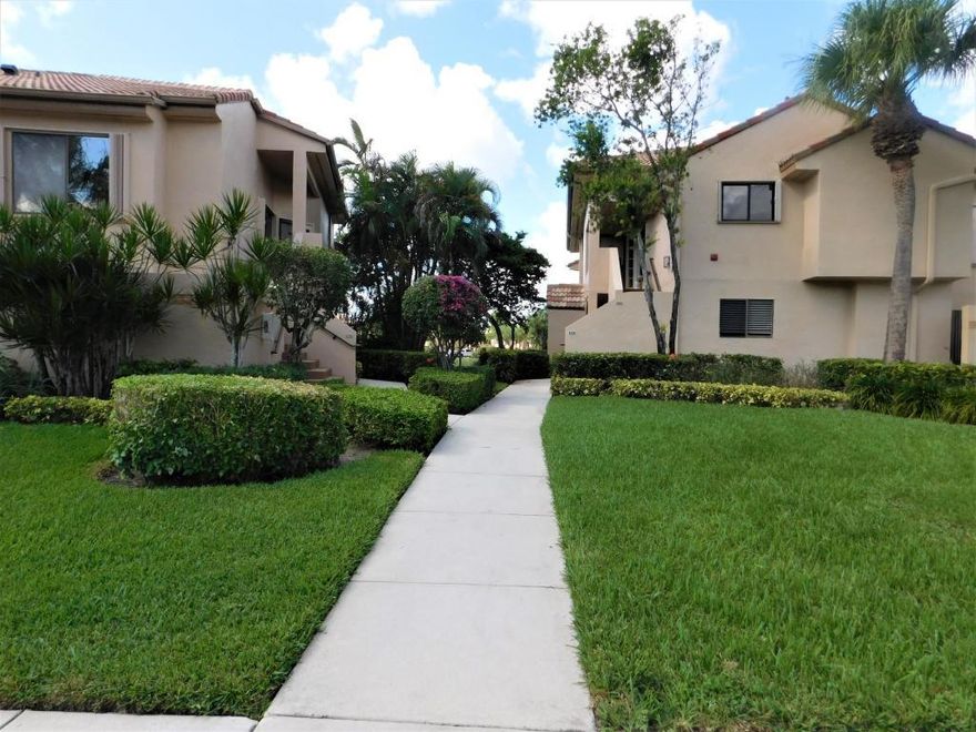 Spacious and beautiful Bobby Jones with lovely water view and great location.