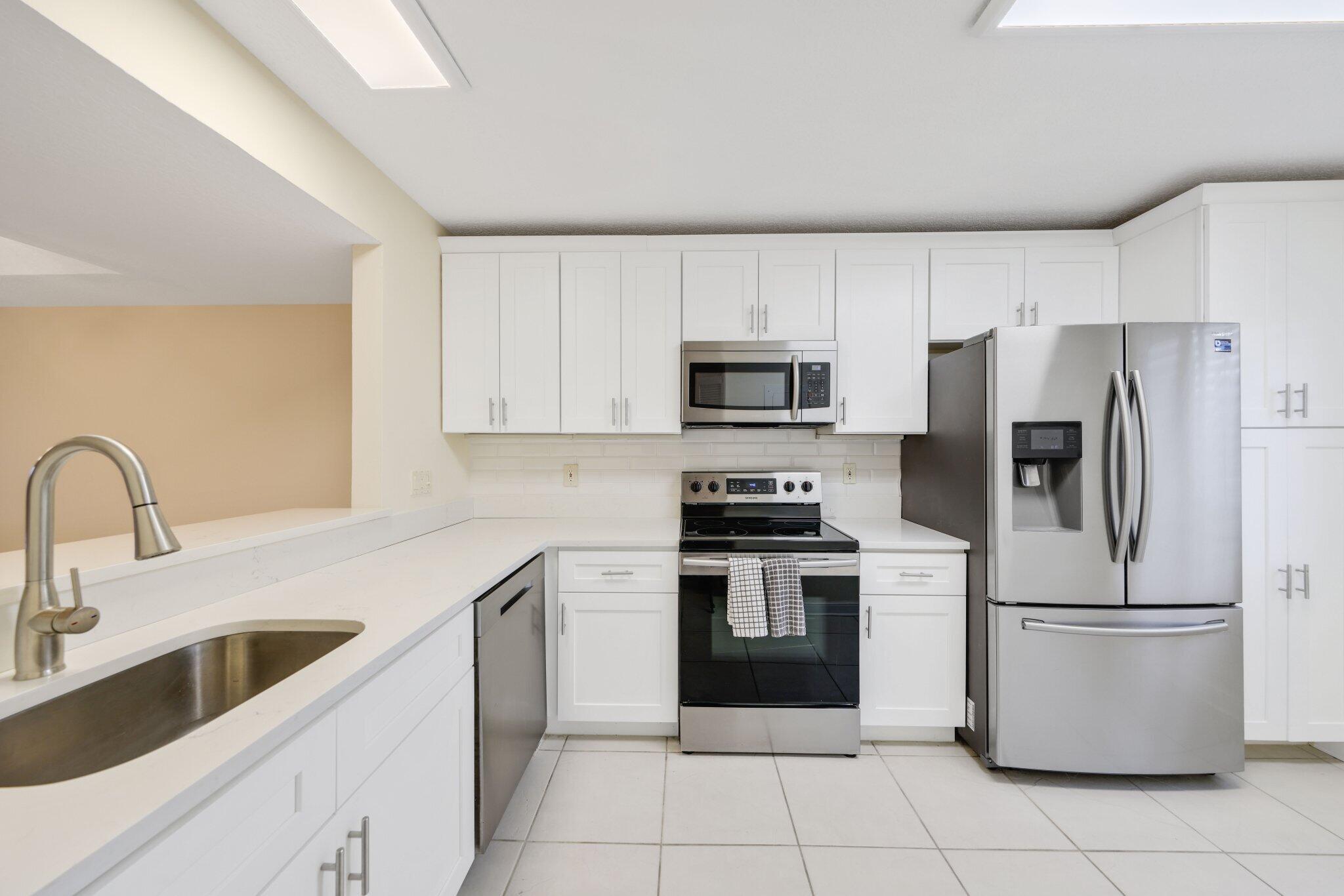 CAPTAINS WALK CONDO - Residential