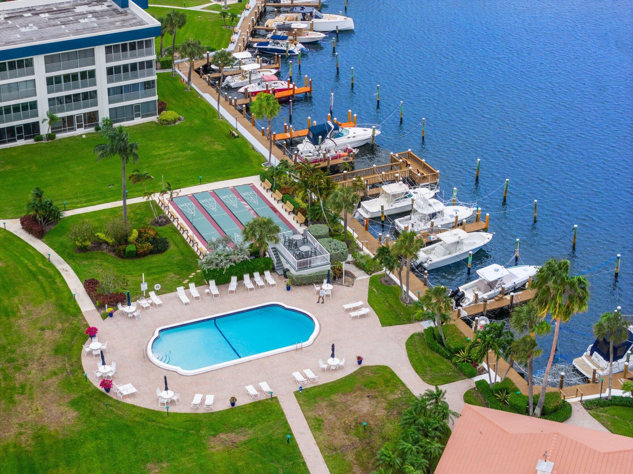 CAPTAINS WALK CONDO - Residential