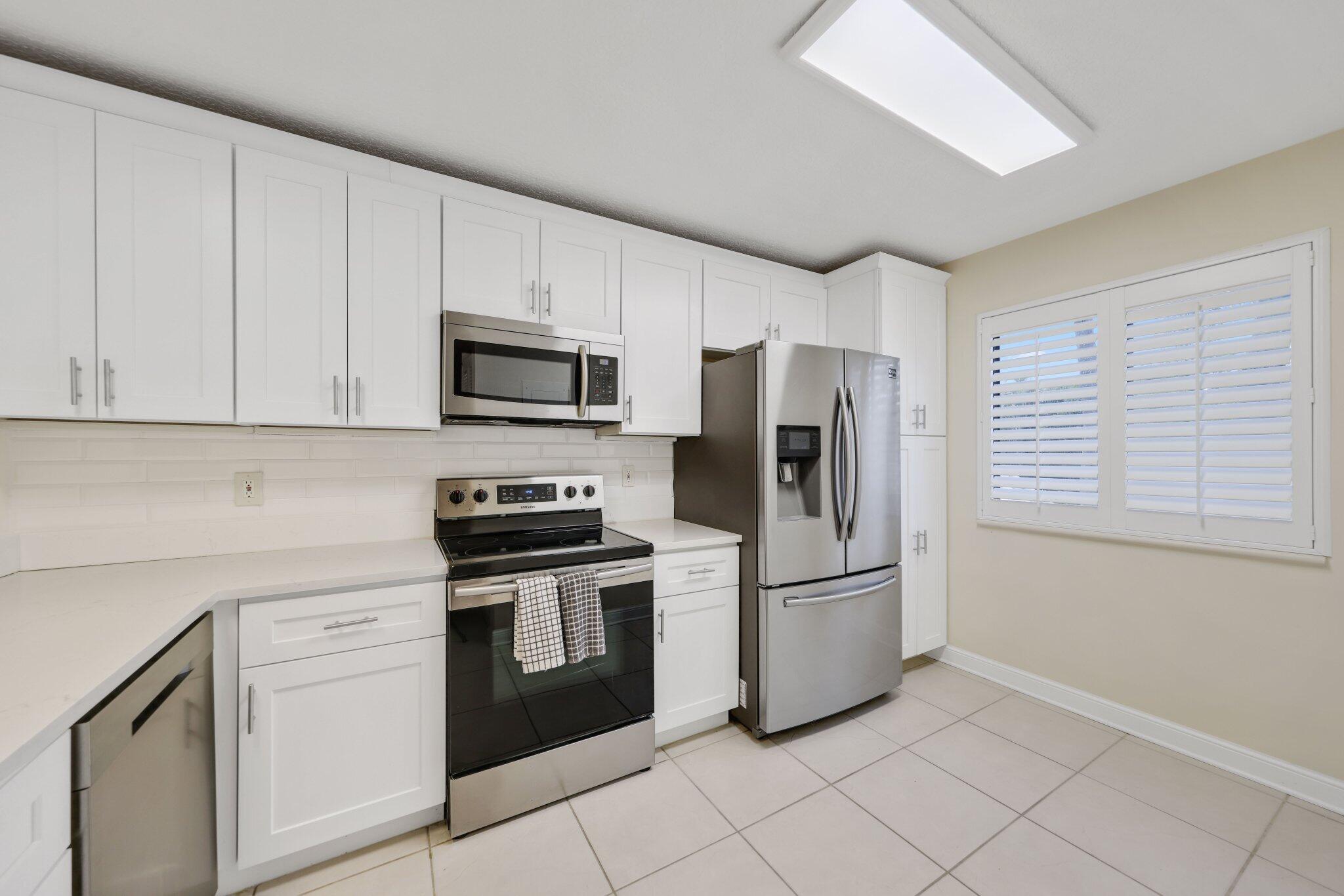 CAPTAINS WALK CONDO - Residential