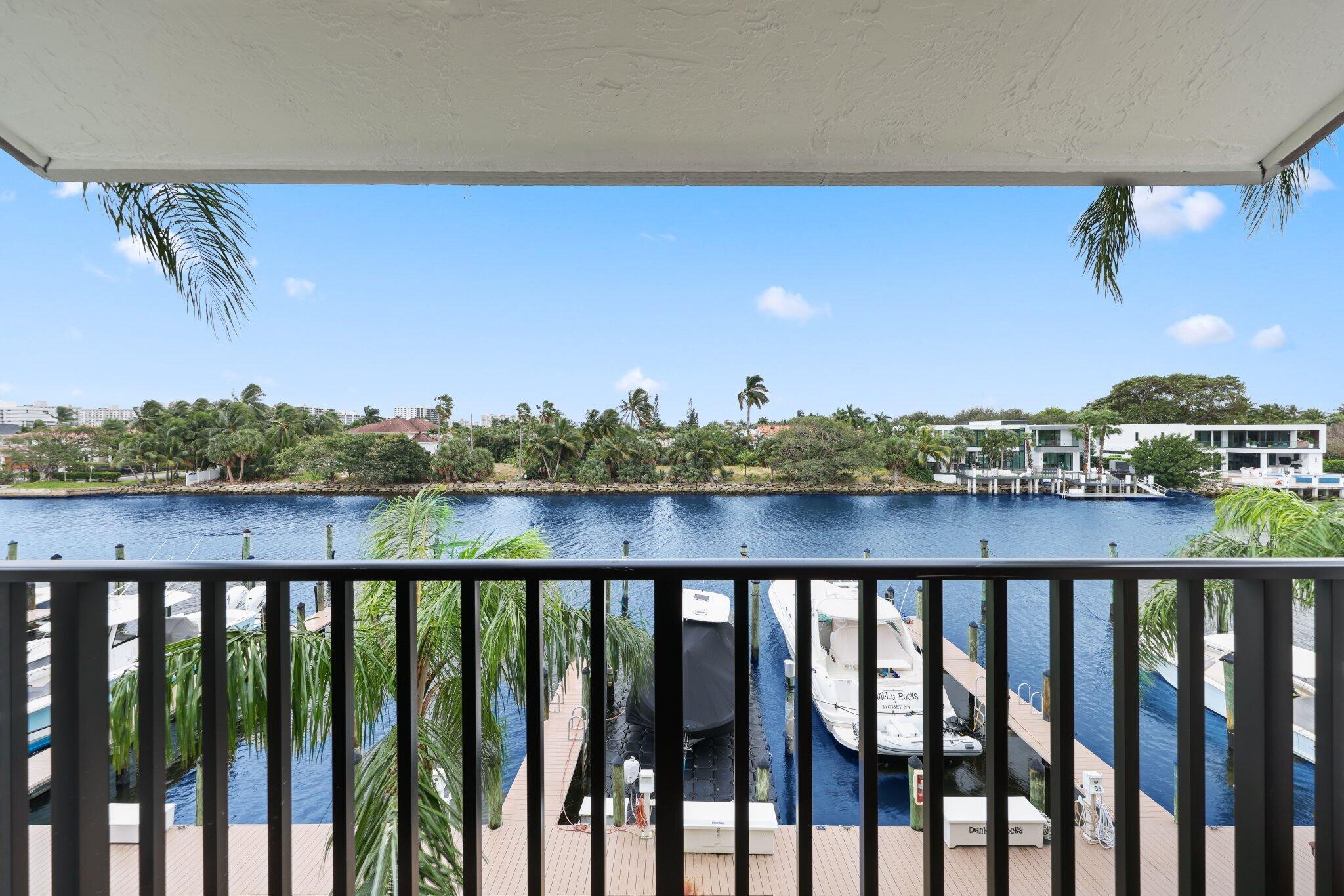 CAPTAINS WALK CONDO - Residential