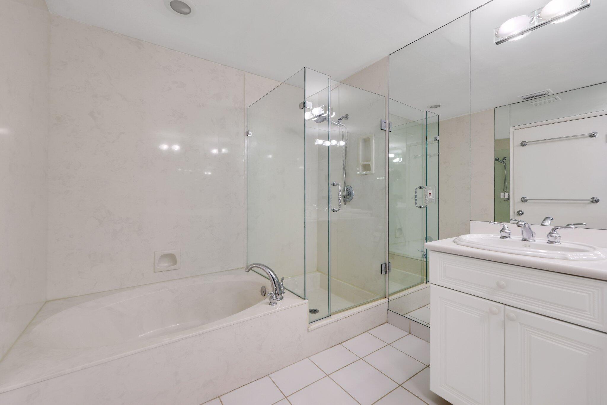 CAPTAINS WALK CONDO - Residential