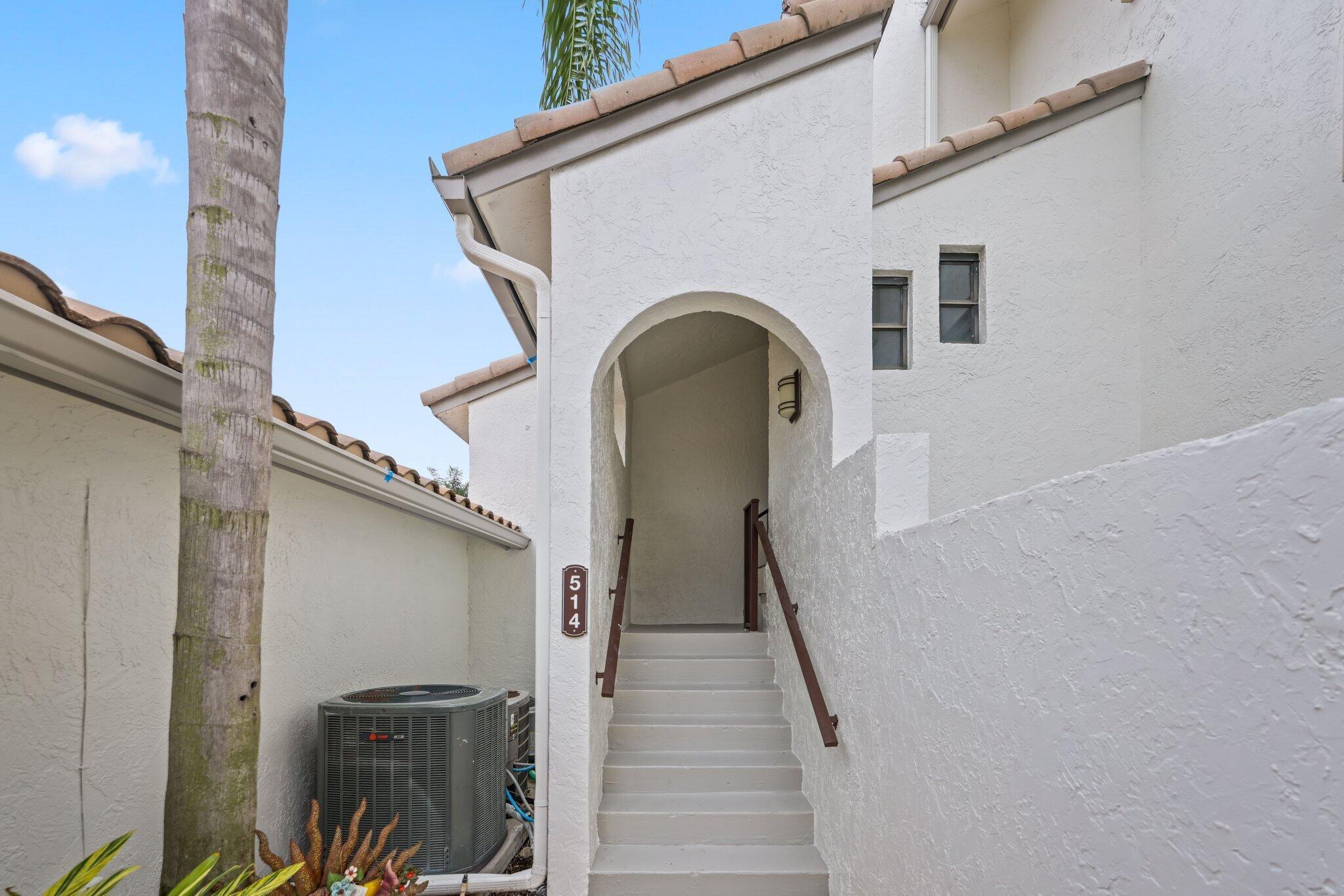 CAPTAINS WALK CONDO - Residential