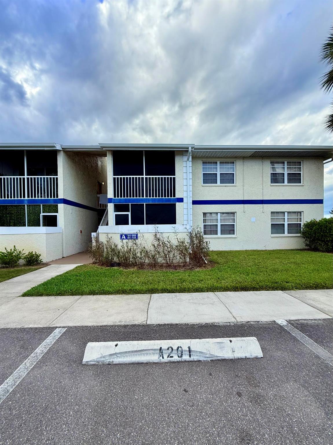 MIDPORT PLACE I, A CONDOM - Residential