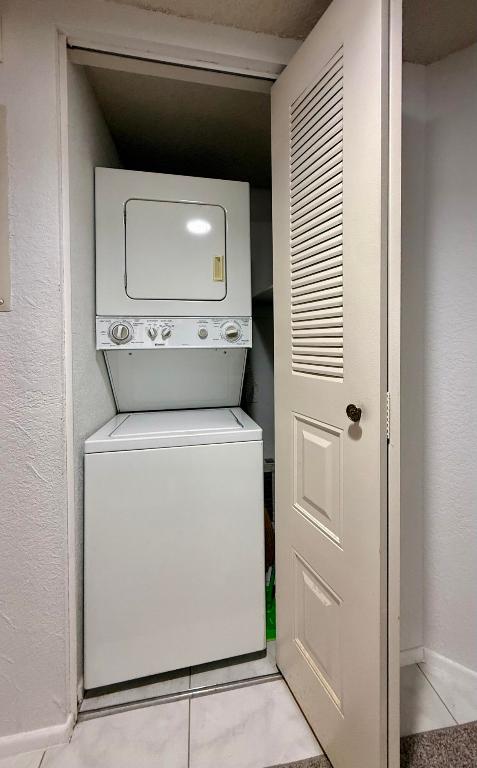 MIDPORT PLACE I, A CONDOMINIUM - Residential