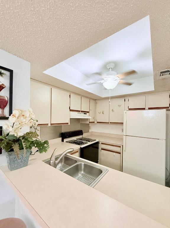 MIDPORT PLACE I, A CONDOMINIUM - Residential