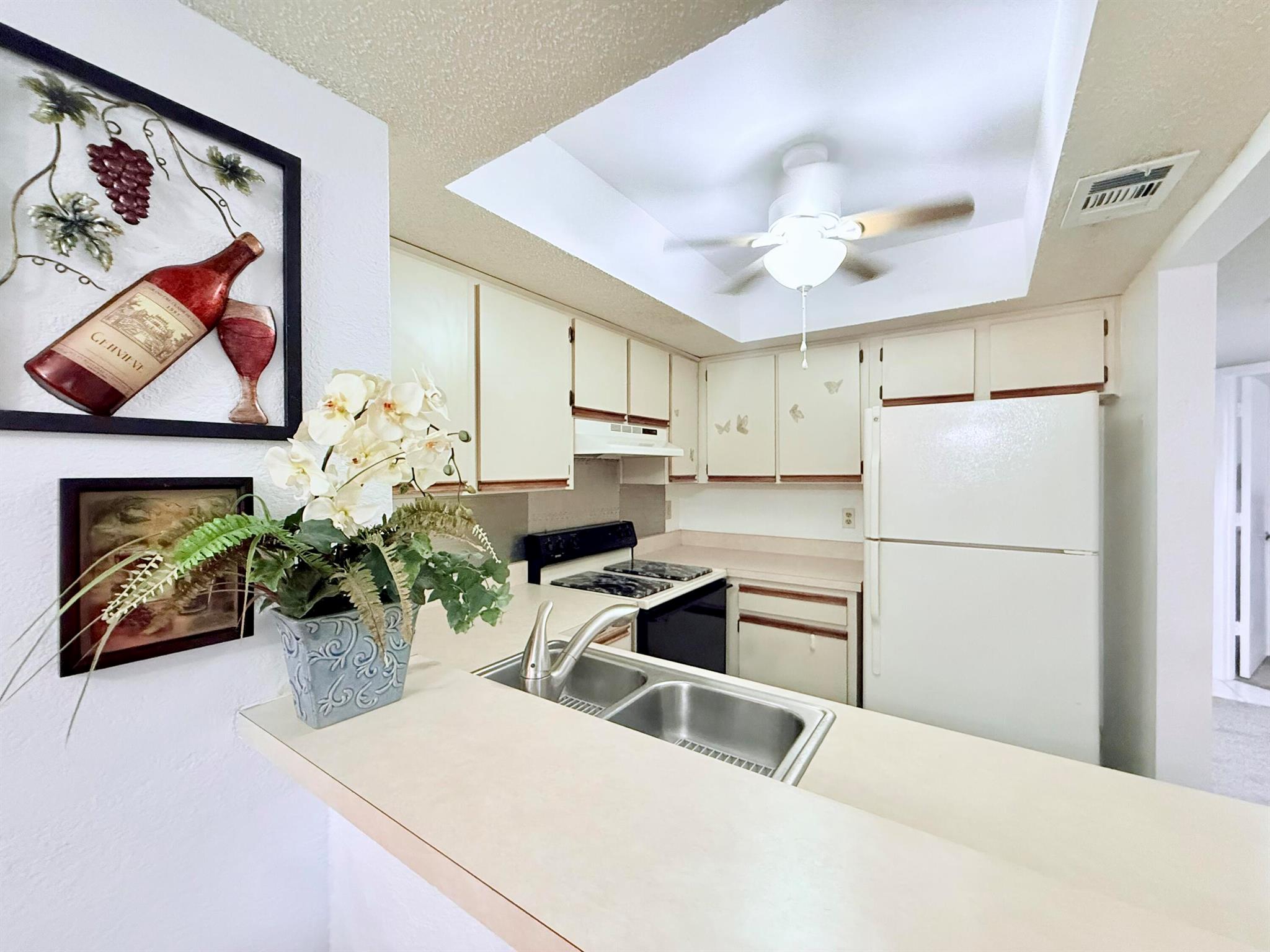 MIDPORT PLACE I, A CONDOM - Residential